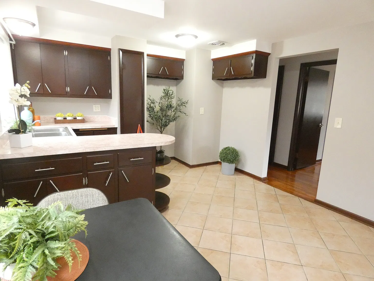 3 bed, $1,485 — Photo 2