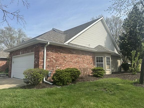 2nd image of 210 Blue Sky Ct