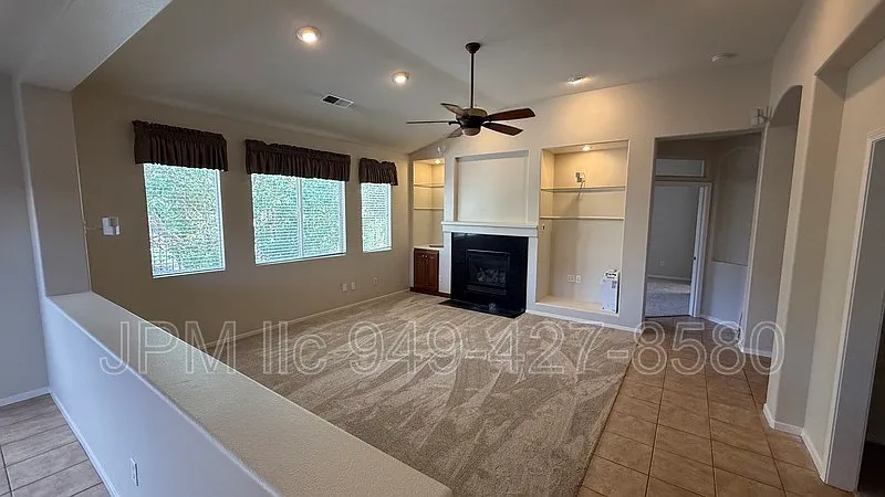 3 bed, 2.0 bath, 1942 sqft, $3,200 — Photo 4
