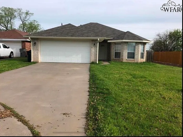 5207 Northview Dr — Photo 1