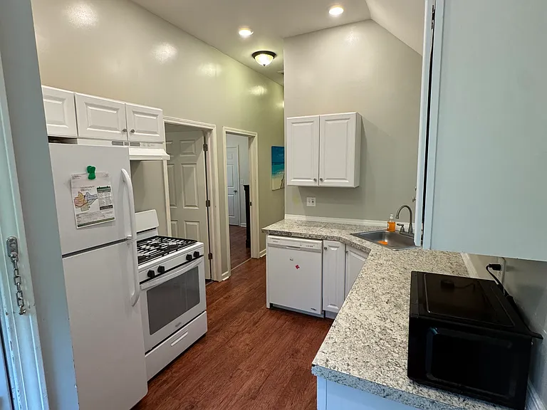 60 Conklin Ave #2 — Photo 22