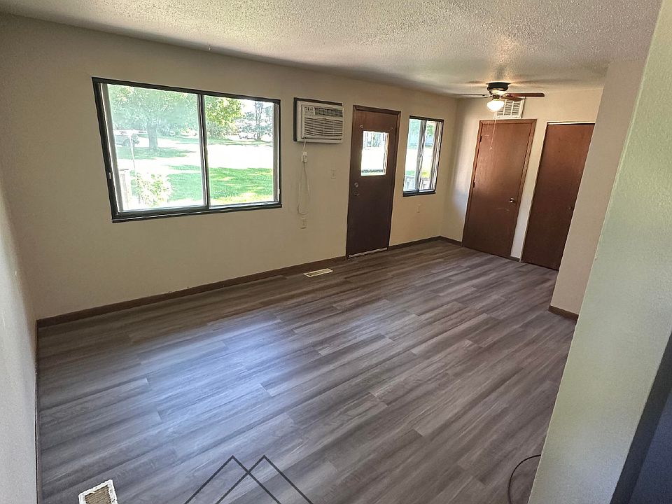 1st image of 102 8th Ave NW #6-B