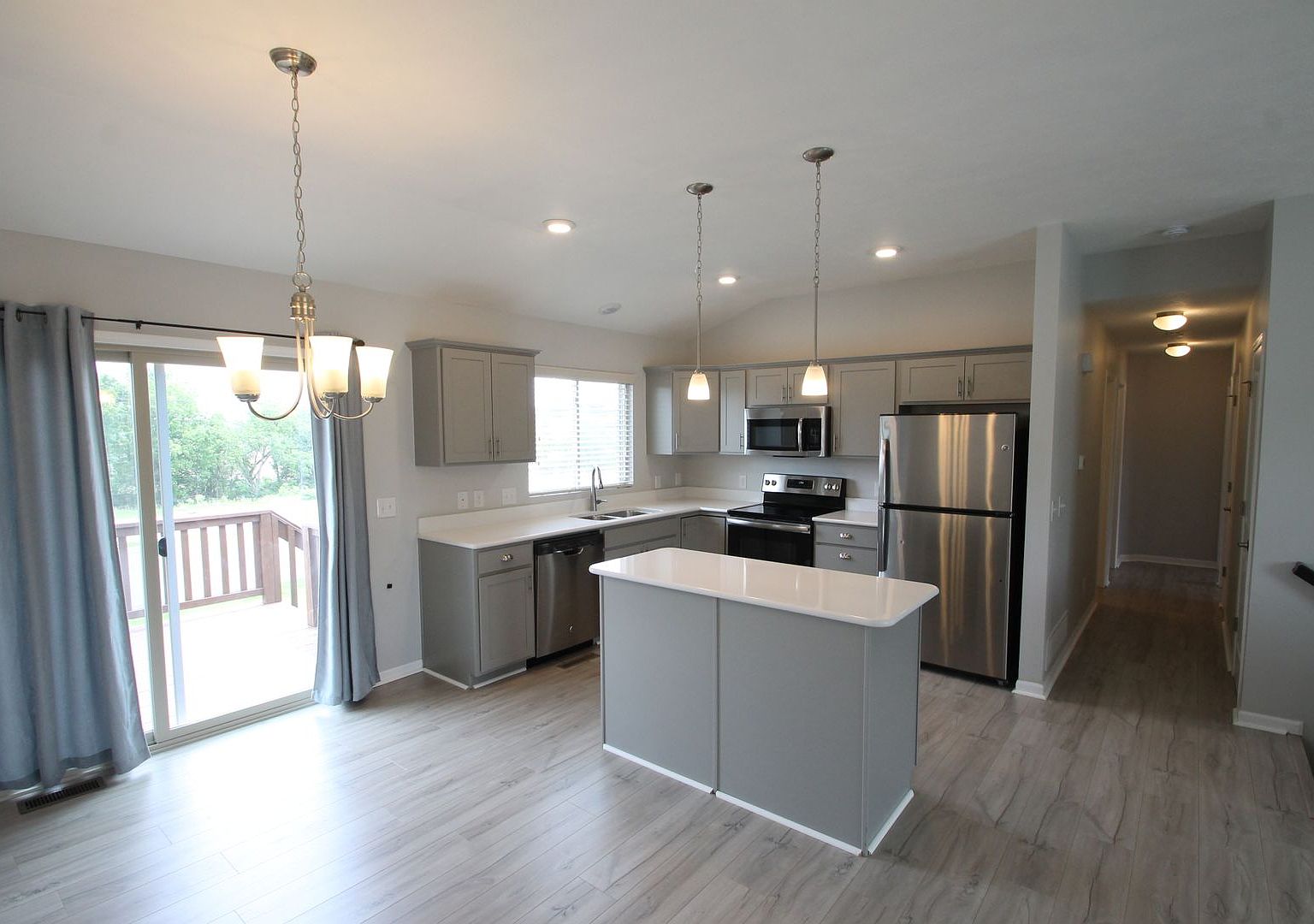 【ペンタ】 ① 7959 N 144th Ave, Bennington, NE 68007 | Zillow