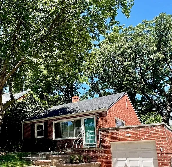 6110 Poppleton Ave — Photo 2