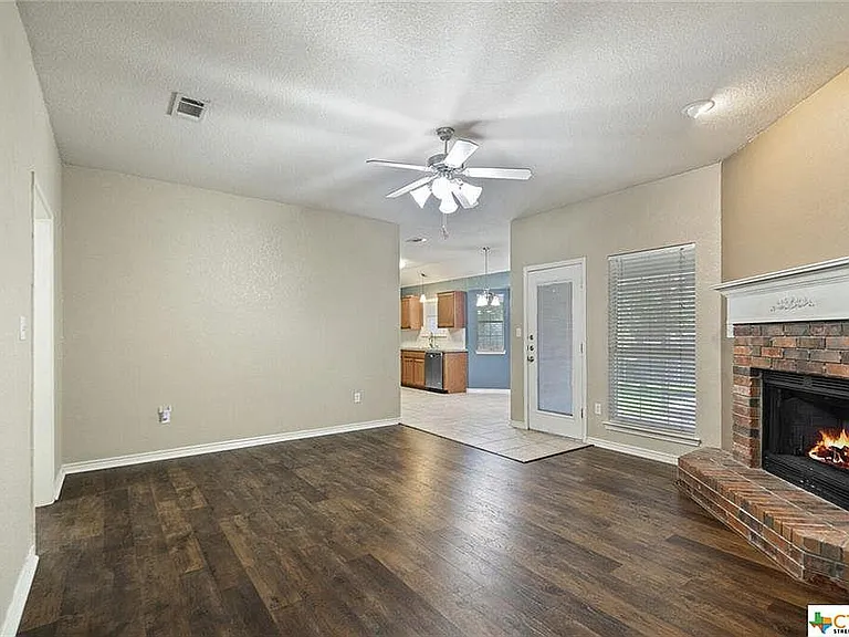 5214 Southern Crossing Dr — Photo 5