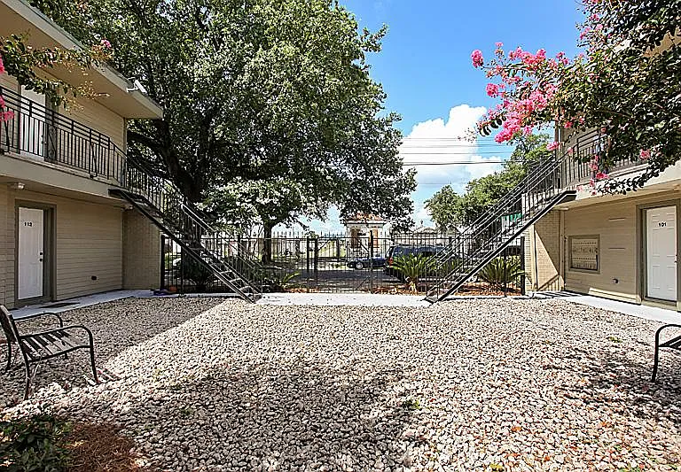 2119 Washington Ave — Photo 23