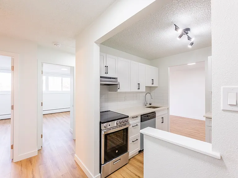 9700 Bonaventure Dr SE — Photo 41