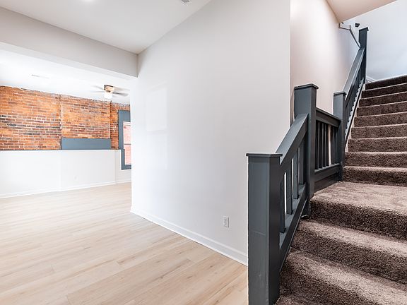 2nd image of 840 Oak St #1