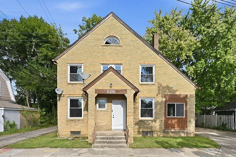 129 S King St