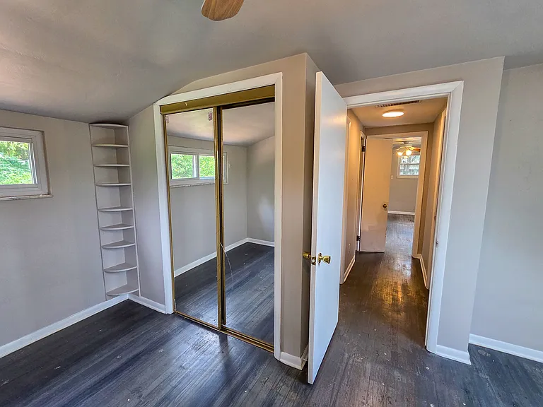 151 Mahoning Dr — Photo 37