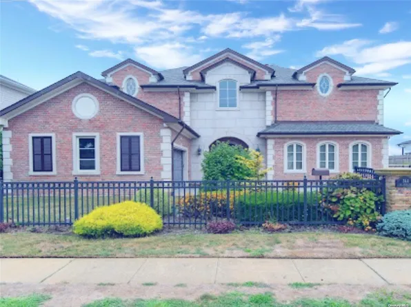 344 E Shore Drive, Massapequa, NY 11758