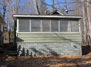 22 Point Breeze Dr, West Milford, NJ 07421