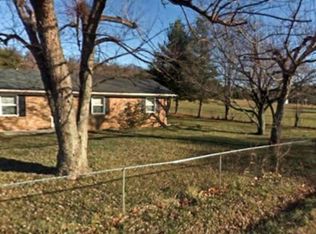 1996 Roe Junction Rd, Morristown, TN 37813
