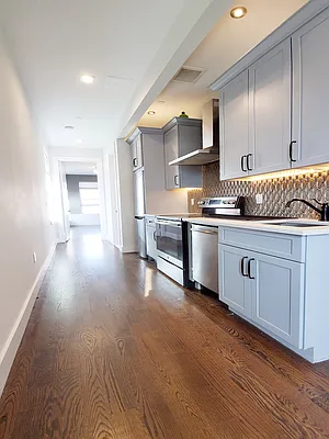 Rented by Sunshine Management Group, LLC | media 29