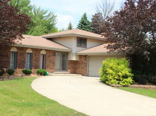 8332 Wheeler Dr, Orland Park, IL