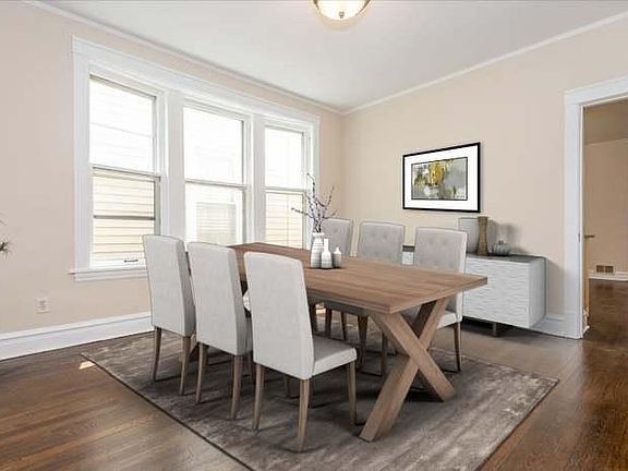 5th image of 2636 N Avers Ave #1