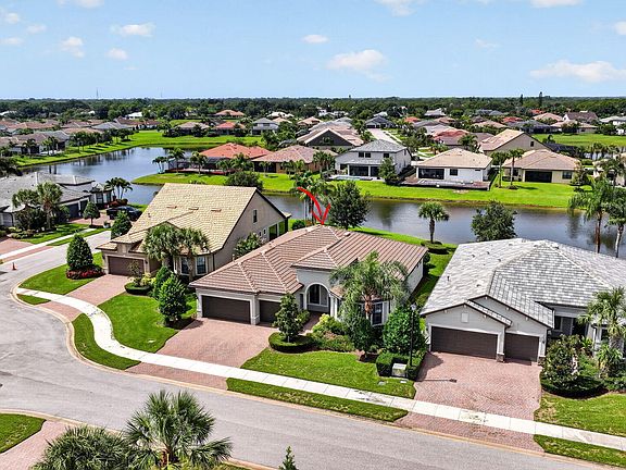 4th image of 604 SE Monteiro Drive