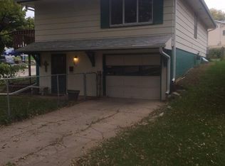502 S 2nd St, Seward, NE 68434