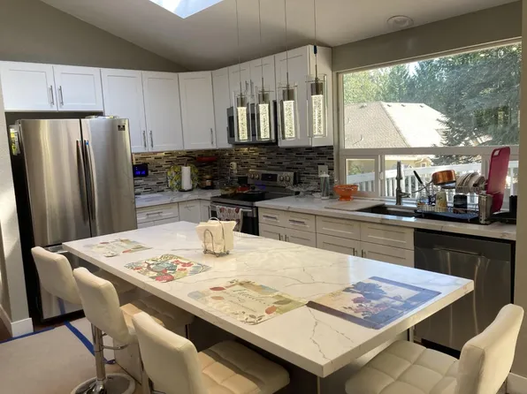 17103 NE 32nd St, Bellevue, WA 98008