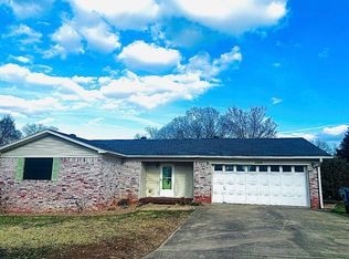 1009 S Phoenix Ave, Russellville, AR 72801