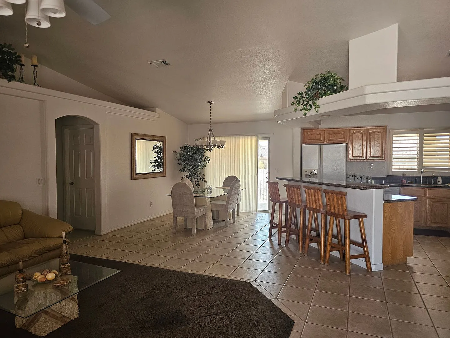 Unfurnished Long Term (shows furniture updated photos soon) — Photo 4