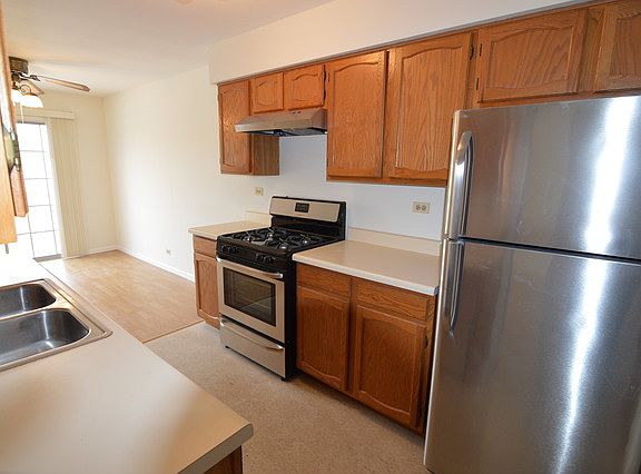 4th image of 101 Maplewood Dr #101