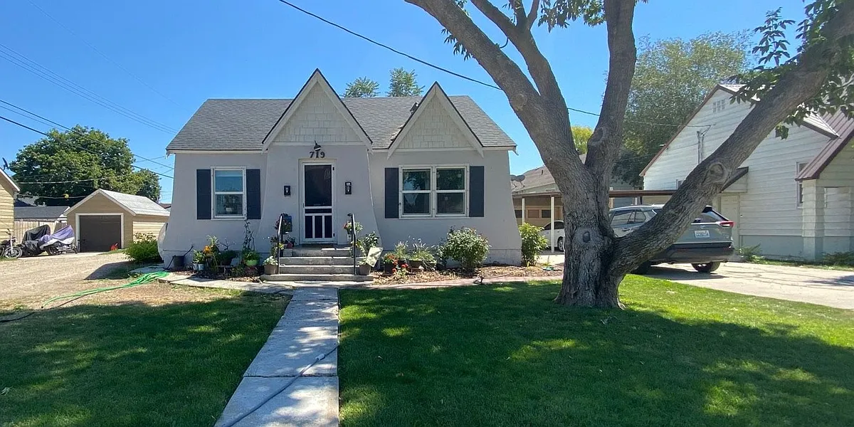 Building Photo - 719 S 10th Ave #A