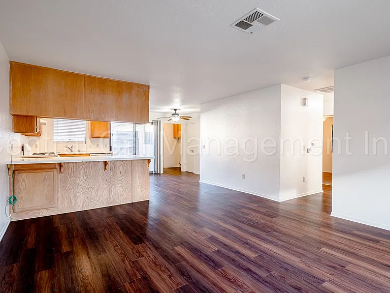 8400 Laborough Dr — Photo 5