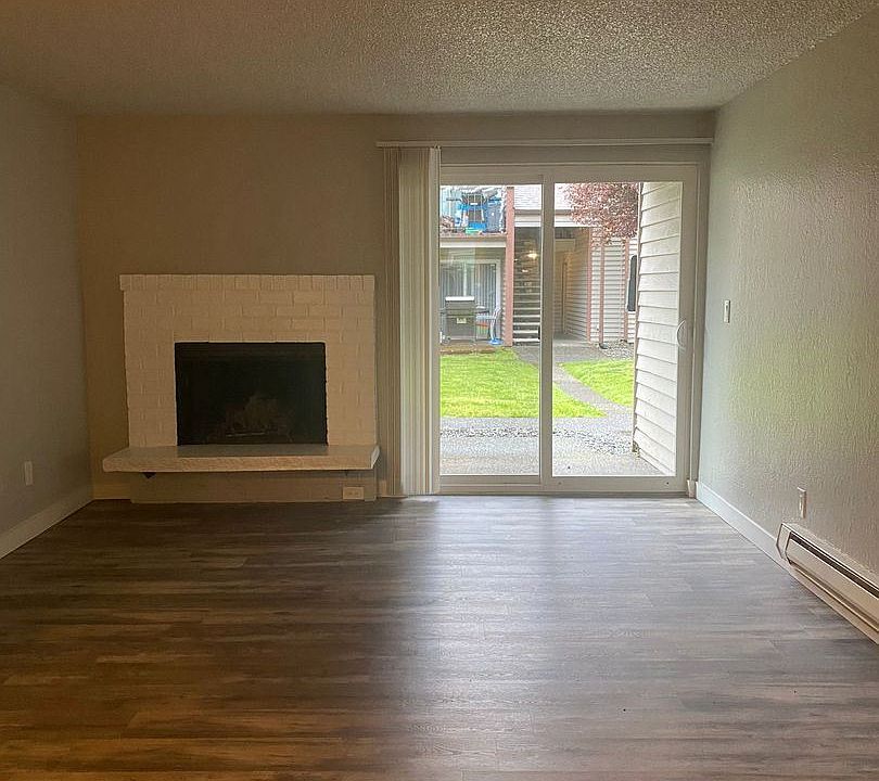 1st image of 104 Tacoma Blvd S Unit 6