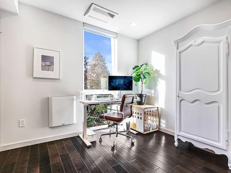 Office / Flex Space