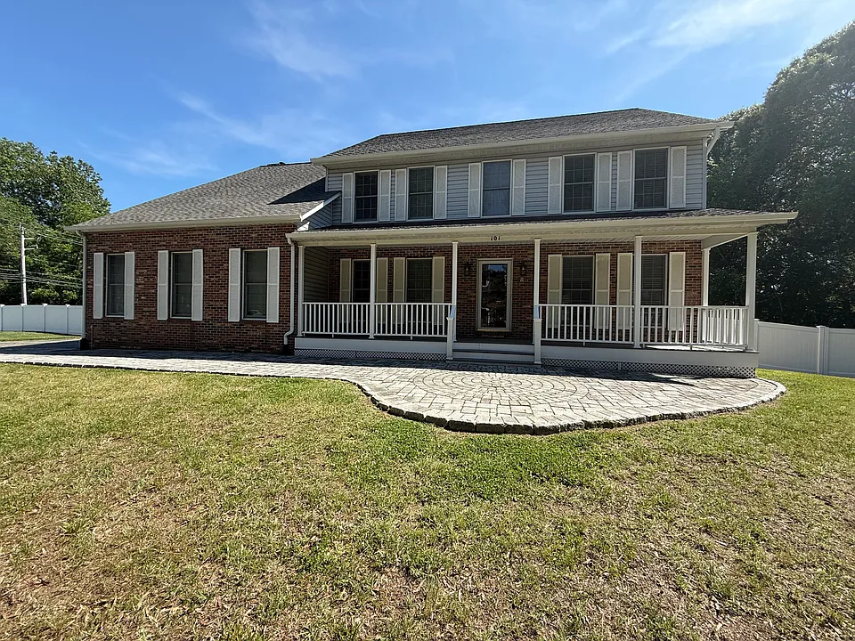 101 Tarks Ln