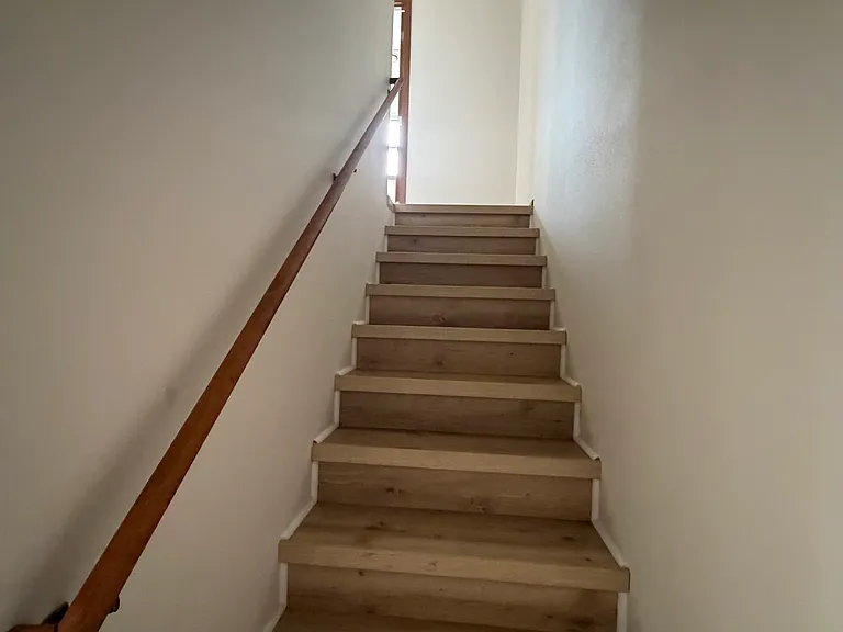 380-382 NW Parr Dr — Photo 6