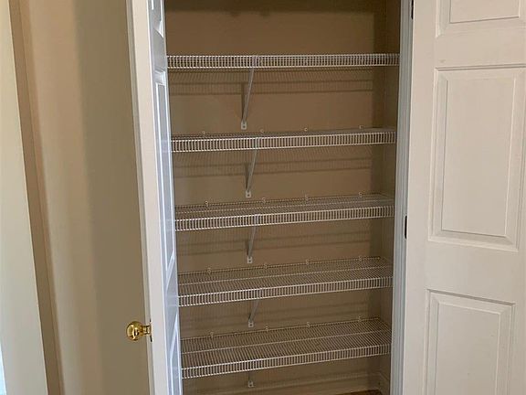 4th image of 625 Sherard Cir