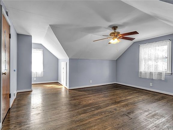 3rd image of 37 Chateau Ter S