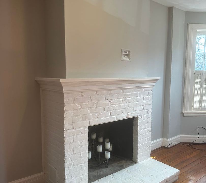 1st image of 805 W 10th St
