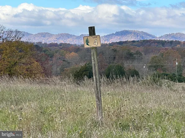 4 Markwood Dr, Keyser, WV 26726