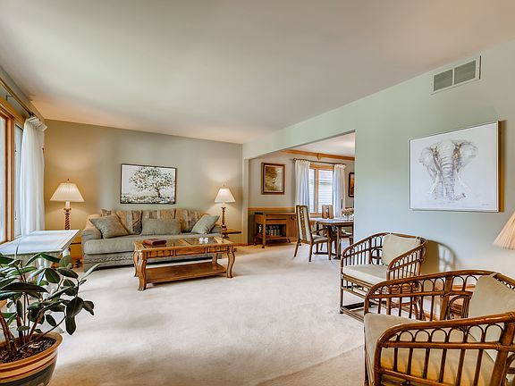 4th image of 2907 Golf Rd