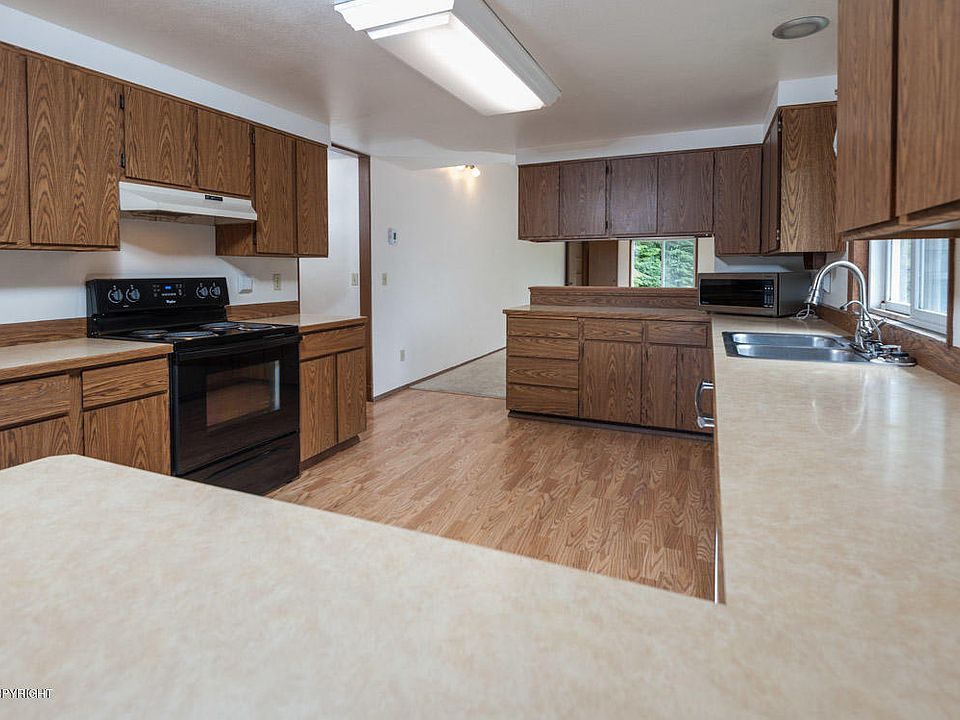 2nd image of 735 Miller Ridge Rd