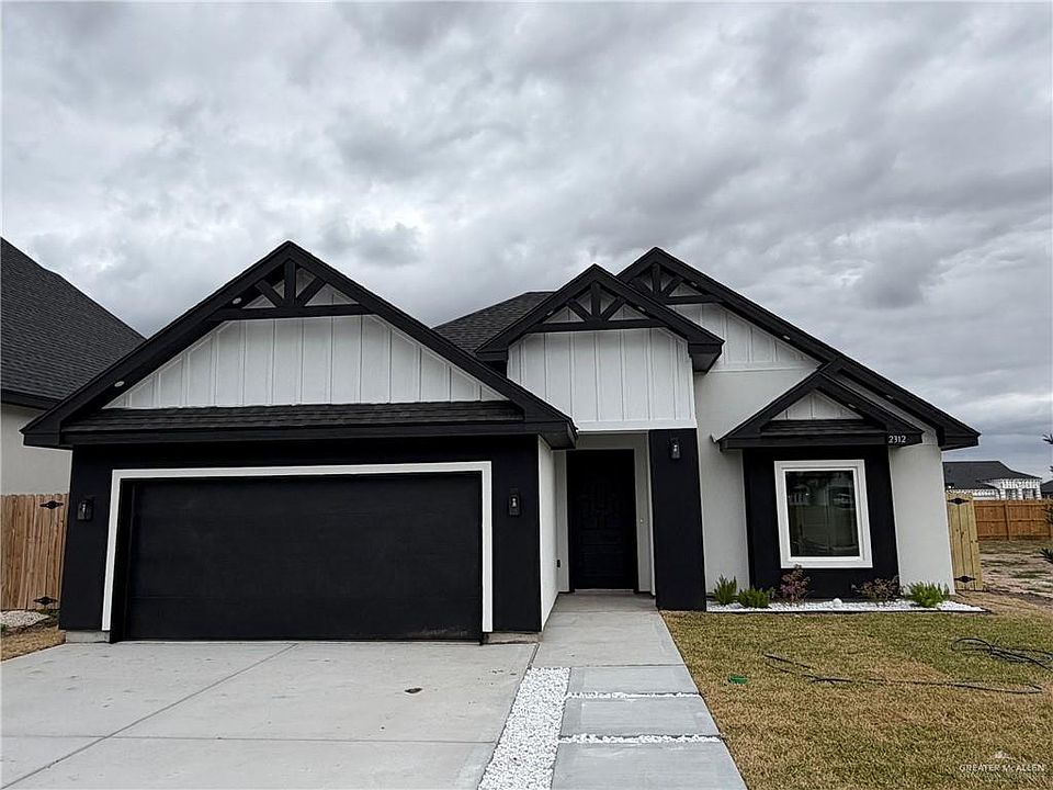2nd image of 2312 Zinnia St
