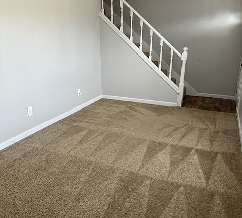 4th image of 3800 Sleepy Hollow Dr #3801