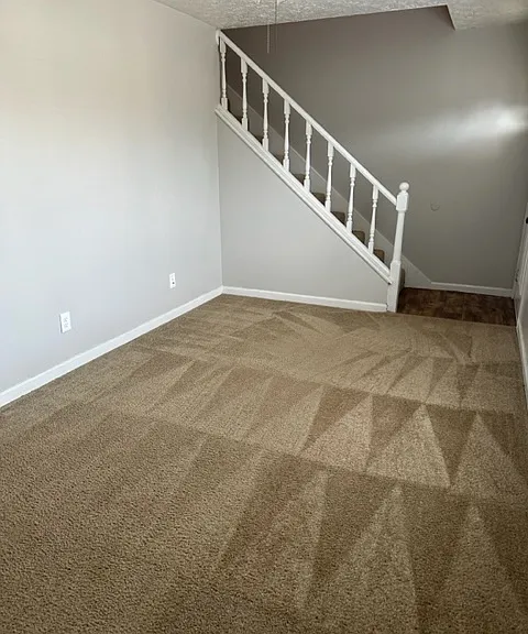 Sleepy Hollow Townhomes — Photo 4