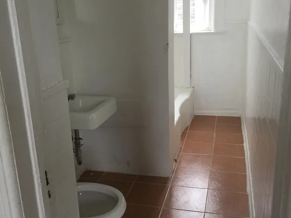 808 Wager St, Utica, NY 13502