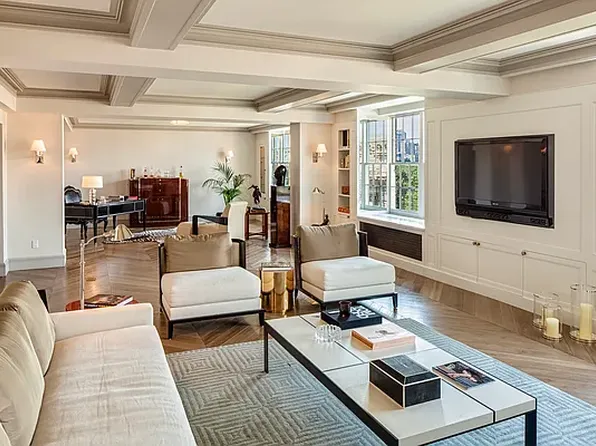 995 5th Avenue image 2 of 4