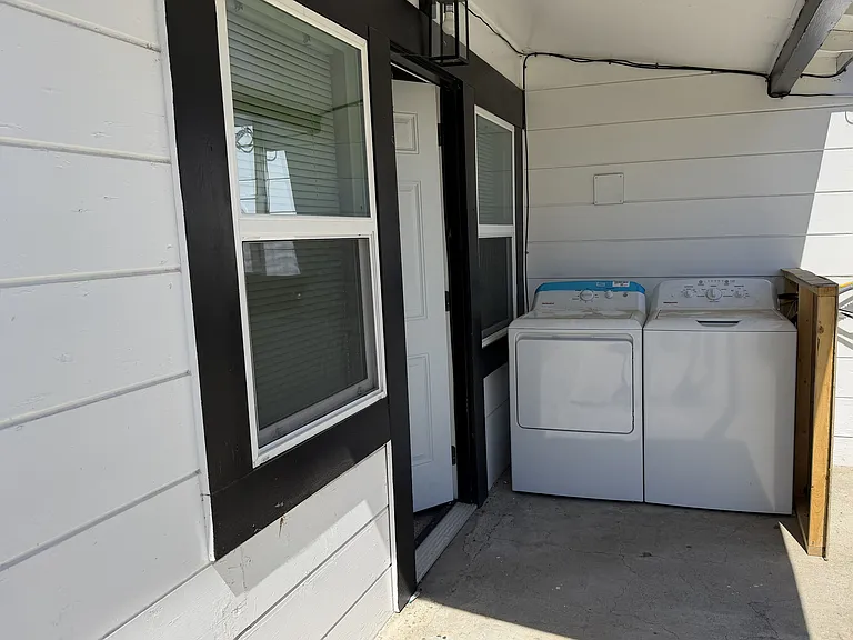 1207 El Tejon Ave — Photo 12