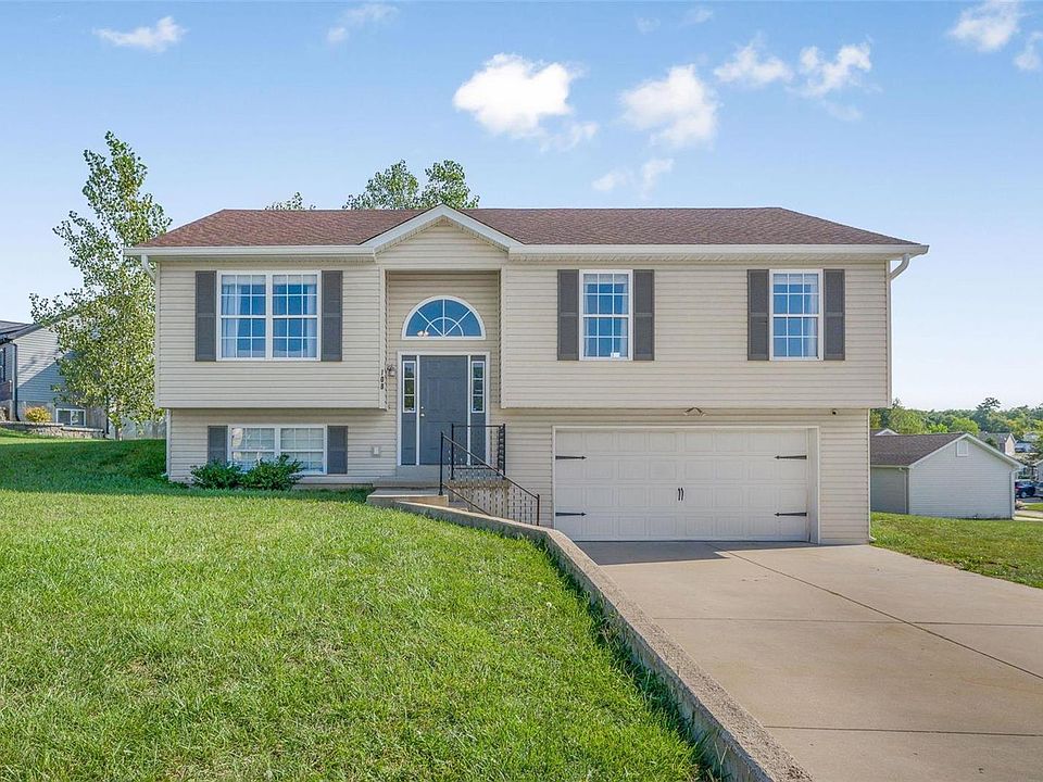 1st image of 108 Cuivre River Dr