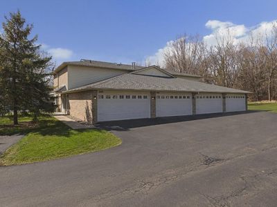 945 Pondview Ct, Vadnais Heights, MN, 55127