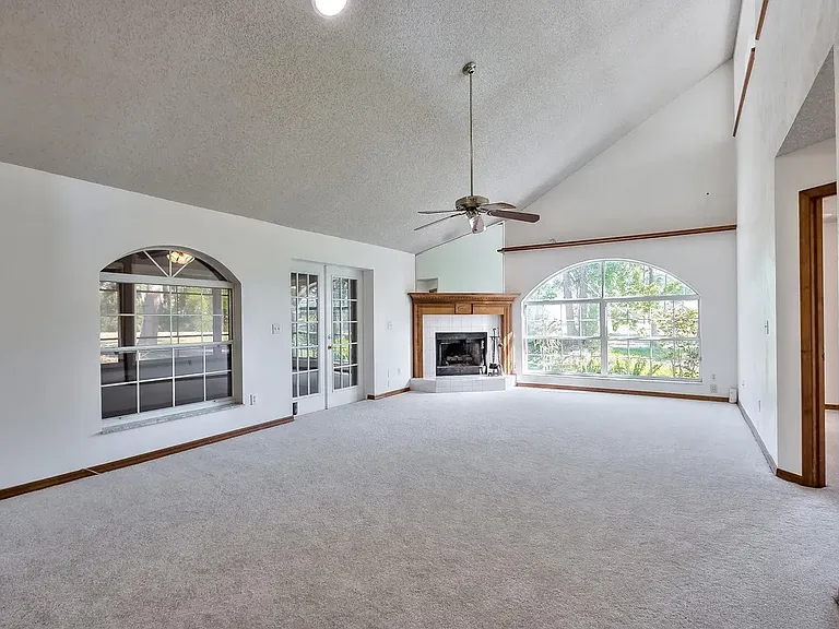 280 Braeburn Cir — Photo 4