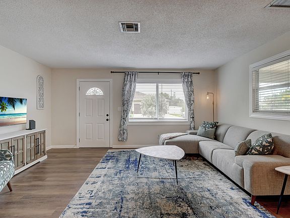 2nd image of 27610 Roslin Dr #Id1073499p