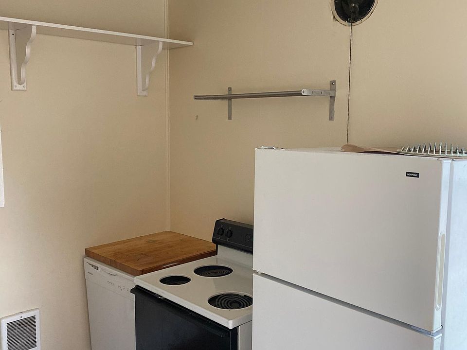 Fridge, stove, dishwasher