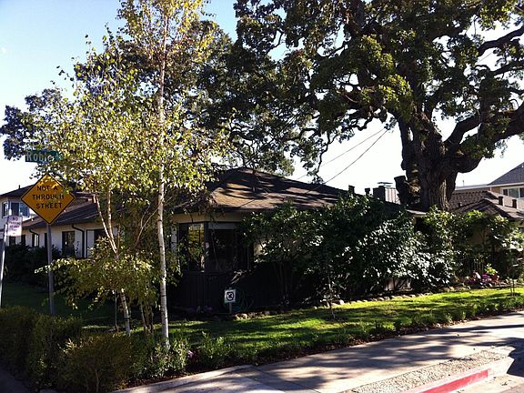 2nd image of 709 Roble Ave APT 3